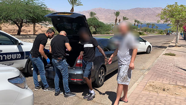 שרפו מספרה של נתין אריתראי בגלל כבוד 