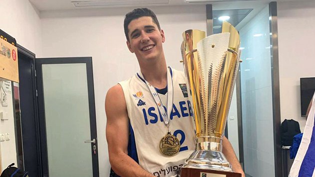 הוא משלנו: שחר עמיר, בן אילת (20) היה שותף לזכייה של נבחרת העתודה באליפות אירופה