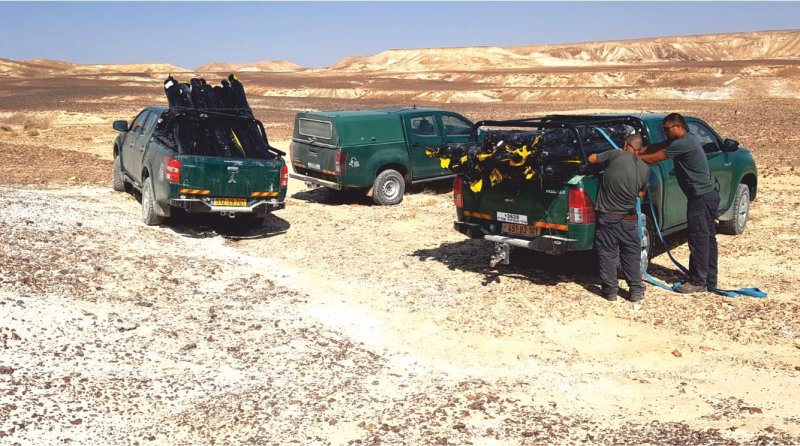 פקחי הרשות השיבו לחקלאי מ'עין יהב' חלק מציודו שנגנב