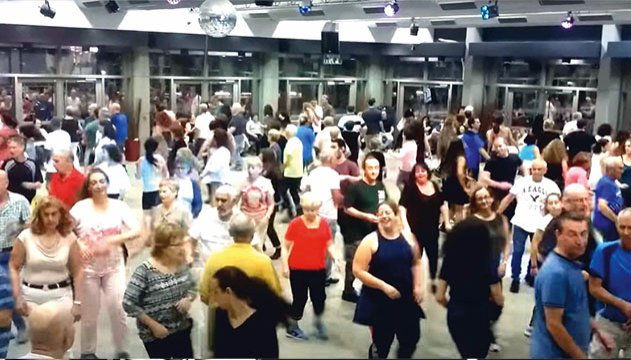 סכסוך ריקודי העם הסתיים בלא כלום