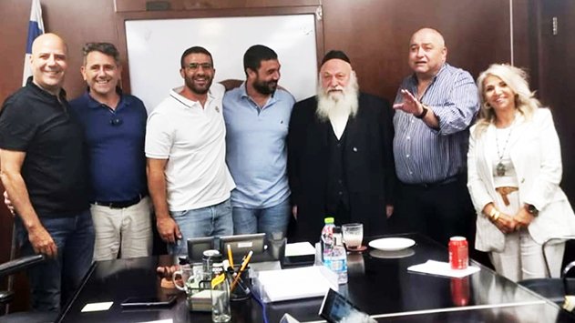 קבלני אילת משוועים לידיים  עובדות אבל במשרדי הממשלה  מסתפקים בהבטחות