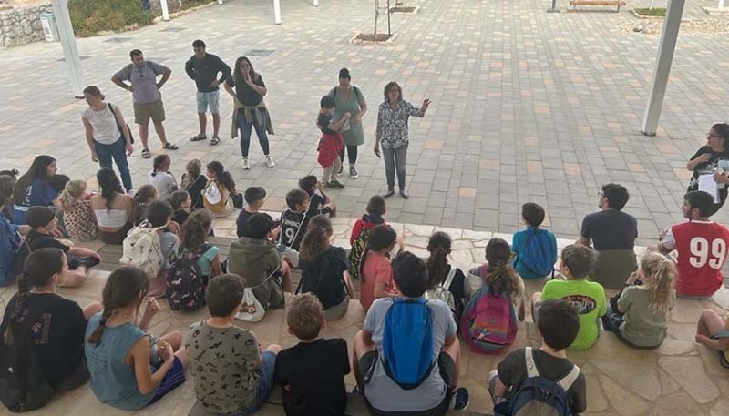 קליטת תושבי קיבוץ ניר יצחק בקיבוץ אילות יצאה לדרך