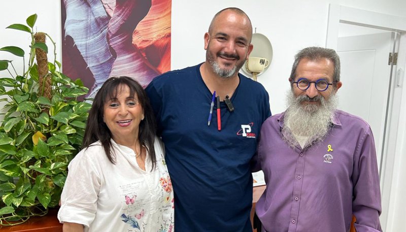 אחרי 27 שנים סגר מעגל  עם מי שהעזיב אותו את בית הספר