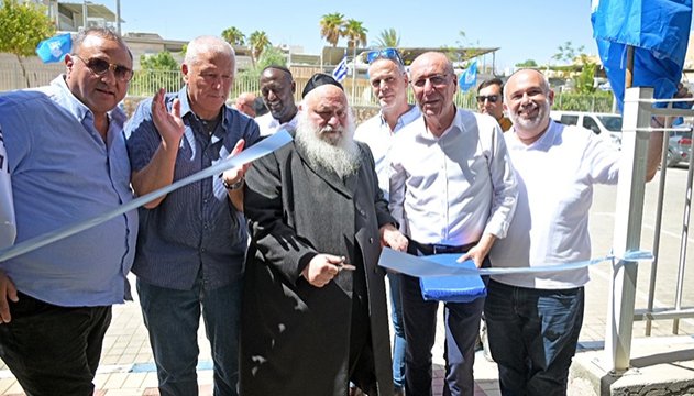 שר הבינוי והשיכון גזר את הסרט על שלושה בניינים שעברו חיזוק באילת