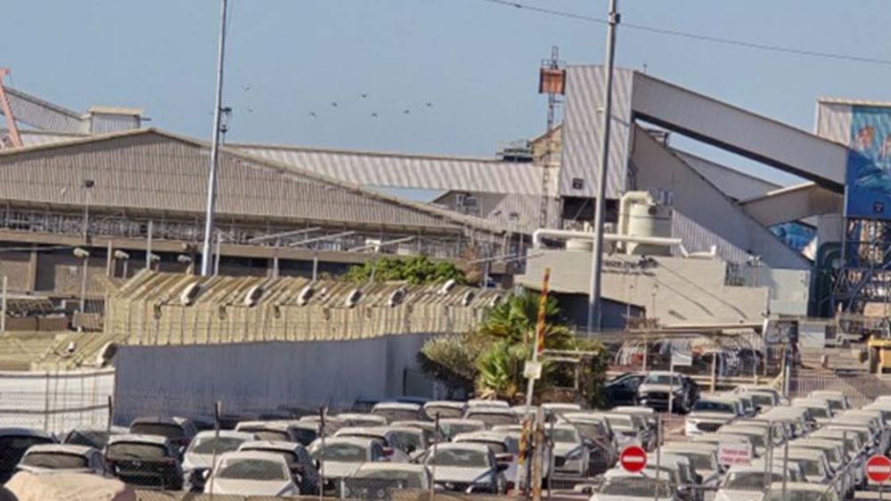 למרות הפגיעות הישירות בנמל אילת לא פינו  את הרכבים הצמודים לקו המים