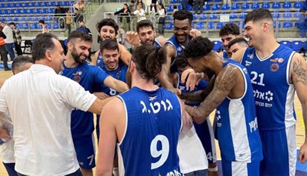 קטנים על הגדולים