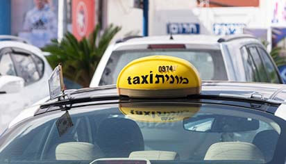 מונית מאילת שנפגעה כשחנתה באדום לבן תפוצה, אבל....
