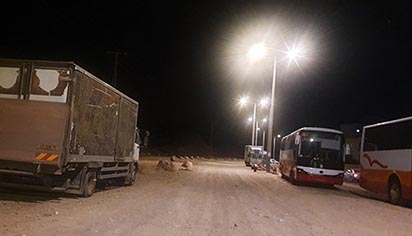 לאחר הפסקה ארוכה: עיריית אילת חוזרת  לאכוף את איסור חניית הלילה לרכבים כבדים