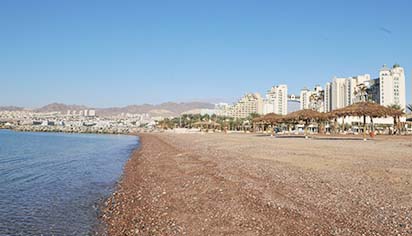 אילת: כתב אישום חמור נגד תושב ירוחם  בגין תקיפת זוגתו ההרה בחוף הים