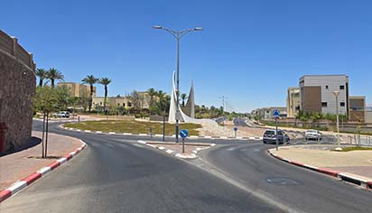 אילתי שנפגע בתאונת פגע וברח על קורקינט  חשמלי מבקש צו לפתיחת מצלמות אבטחה