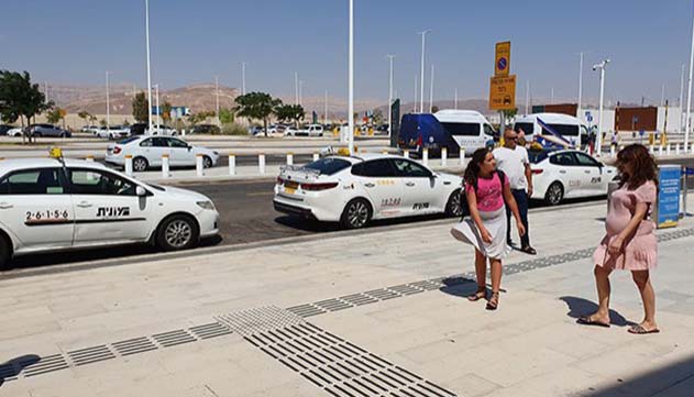 הרפורמה בדרך, המשבר נשאר: שדה רמון נותר בלי מוניות