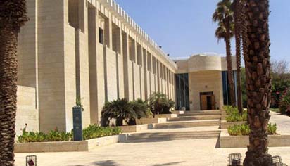 כבילת עצורים באילת: נוהג פסול שנמשך  חרף פסיקת בג״ץ והוראות שב״ס