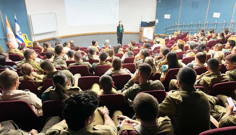 מכינים את החיילים המשתחררים לחיים האזרחיים
