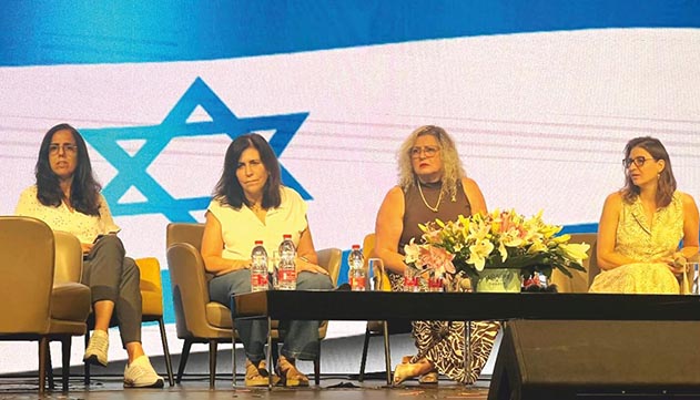 מובילות מקצועות הבריאות של כללית אילת הרצו והשתתפו בכנס הגמלאים הארצי בעיר