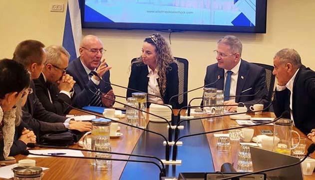 רפואה על קו השבר: אילת קיבלה מסלול  והציתה מלחמה אקדמית