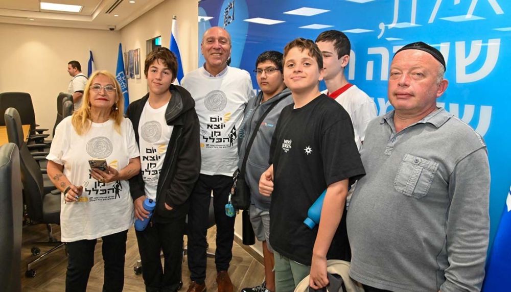 יום יוצא מן הכלל - בני נוער מהחינוך המיוחד  החליפו בעלי תפקידים באילת