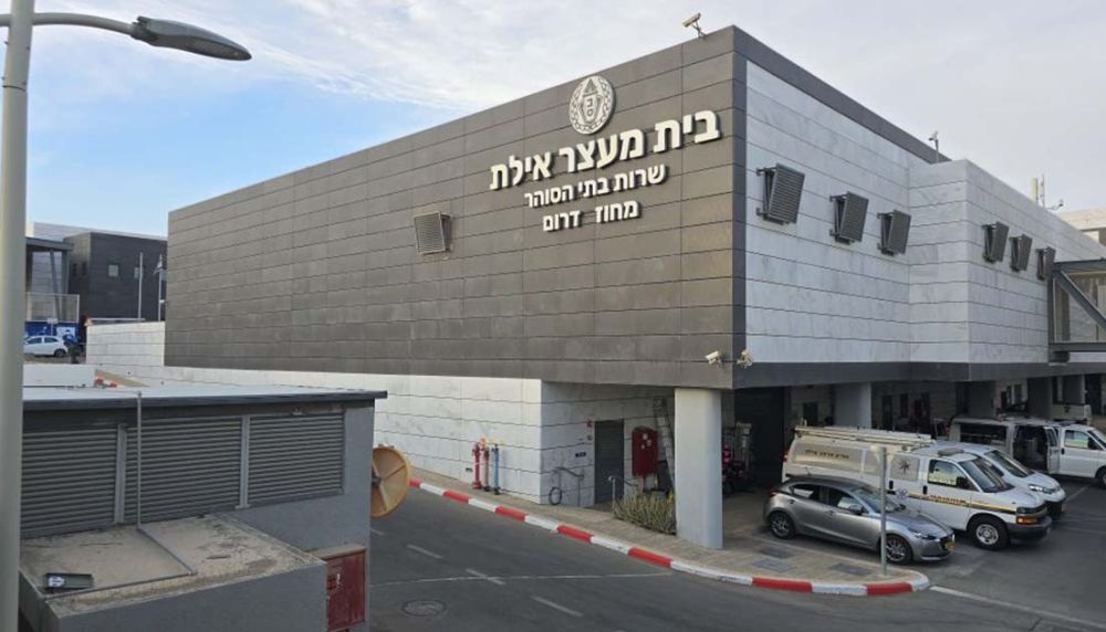 נעצר בחשד להצתה ושוחרר תוך שעות:  תושב אילת תובע את המשטרה