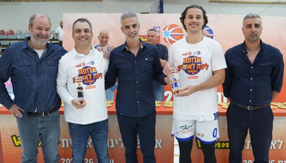 לא רק אליפות: חסין מאמן העונה, האנס שחקן העונה