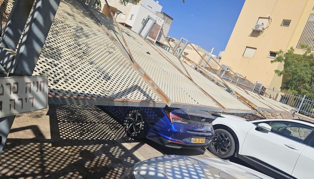 פרגולות החנייה בשחמון ממשיכות להתמוטט