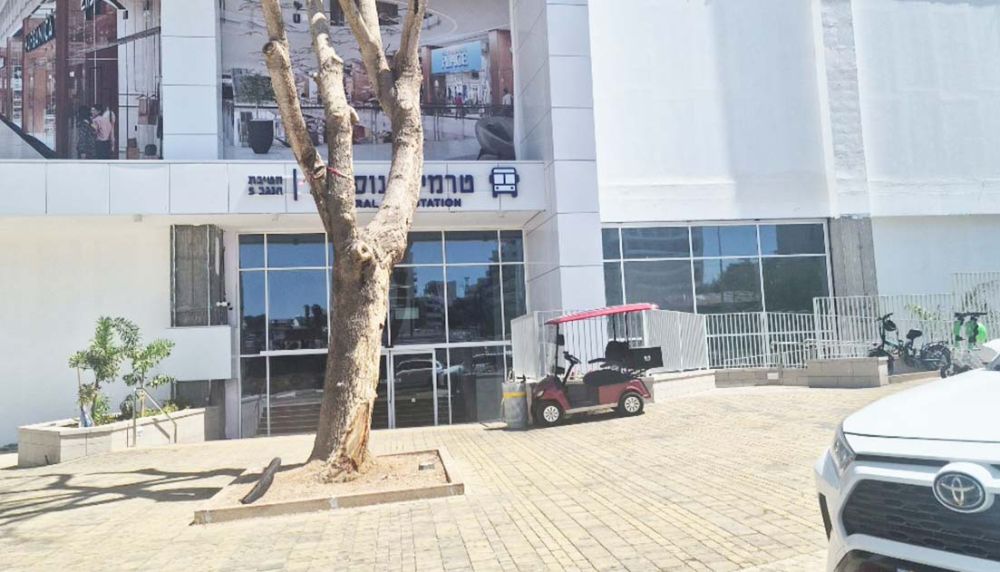פרויקט של כמיליארד שקל - והנוסעים בתחנה  המרכזית החדשה באילת עדיין עומדים בשמש