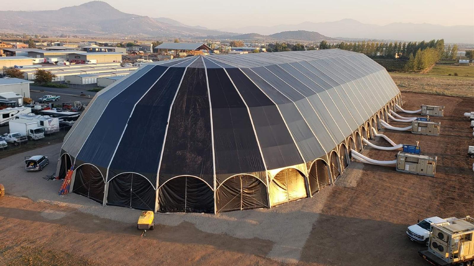 עיריית אילת מעמידה למכירה את האוהל של מיס יוניברס