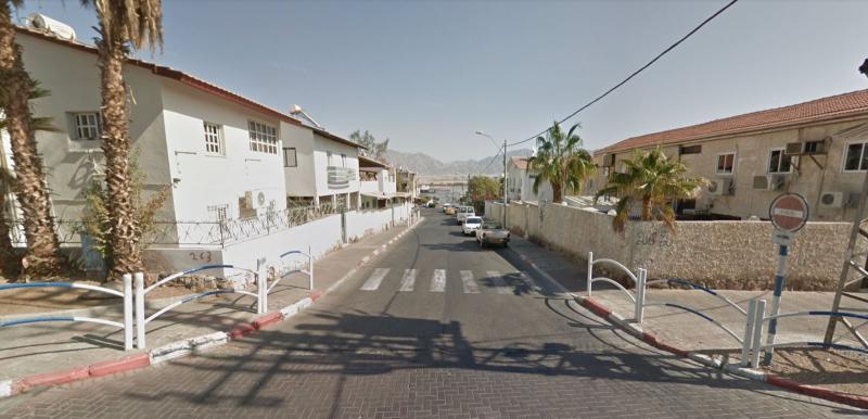 חמישה צוותי כיבוי וחילוץ פעלו כעת בשריפה שפרצה בדירת מגורים בשכונה א׳ באילת