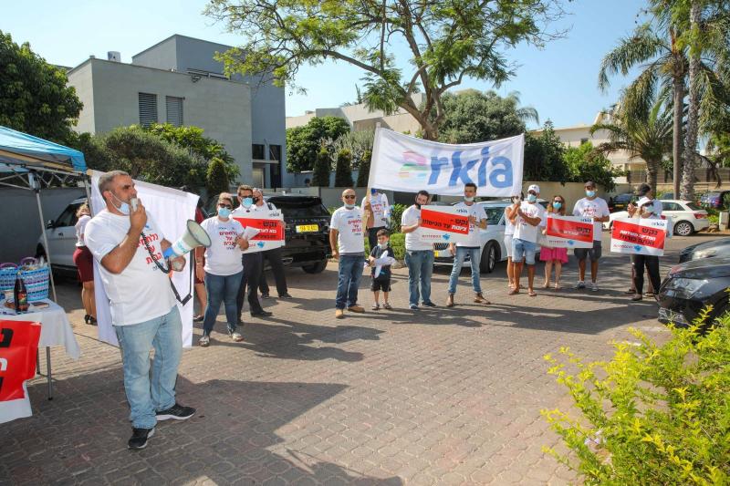 עובדי ארקיע ממשיכים במאבקם נגד משפחת נקש, בעלי החברה, וקוראים להם להחזיר את החברה המושבתת לפעילות באופן מיידי