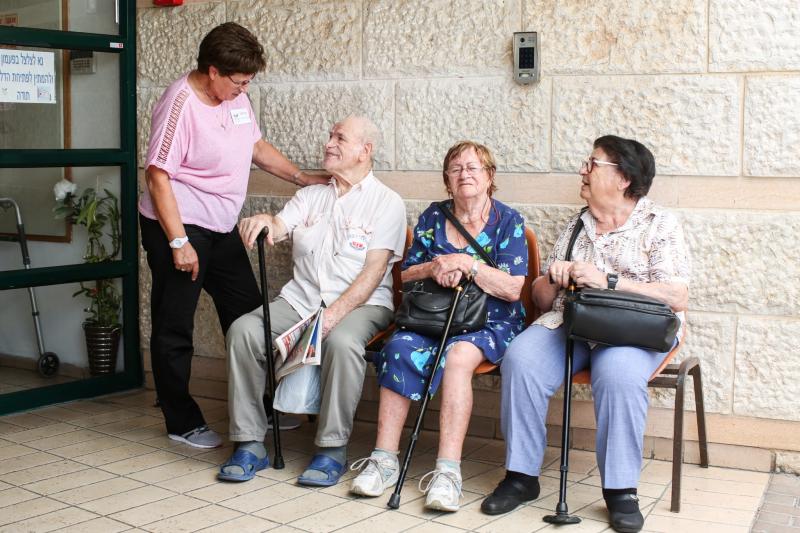 בניגוד לשאר מרכזי היום לקשיש בארץ - המרכז באילת לא שובת היום