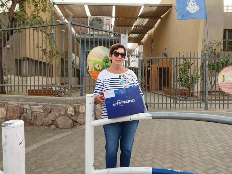 50 קשישים כבר קיבלו את הטאבלט שישאיר אותם מחוברים למשפחה