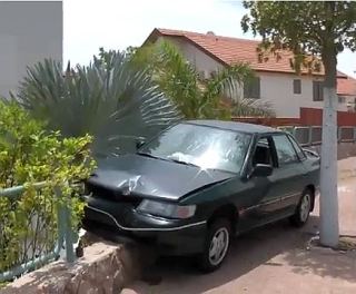 הנהג עלה על מדרכה ברחוב דקר
