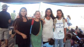 סוכה ירוקה בטיילת