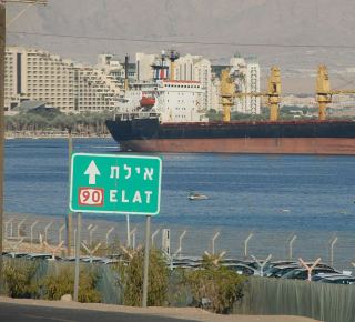 בכיר בנמל נחקר בחשד להאזנות סתר