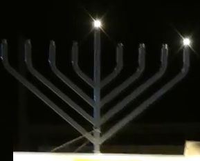וידיאו: נר ראשון של חנוכה