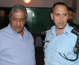 ראש העירייה ומפקד המשטרה סגרו מועדוני מסתננים