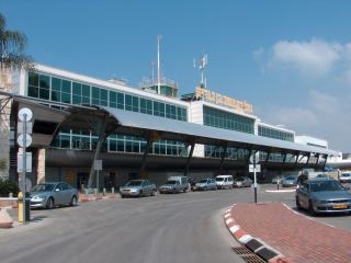 כל הטיסות ממריאות ונוחתות בנתב"ג