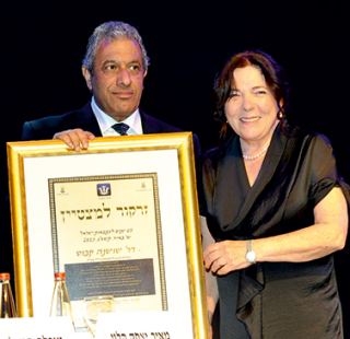 אופטימית וטוב לה