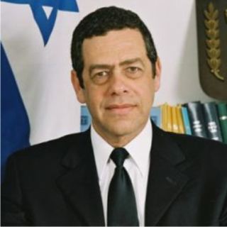דברים שרואים משם...