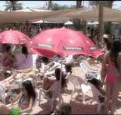 עקב אחרי אישה ואיים לרצוח אותה