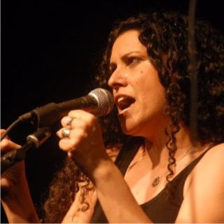 הזמרת והיוצרת פזית נוני מגיעה להופיע בנוף ילדותה 