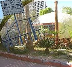 מנהלת בית הספר נפצעה כשניסתה להפריד