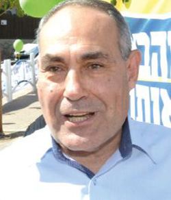 גבי קדוש: אני לא יועץ פוליטי