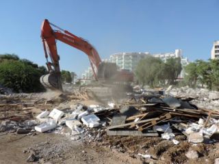 מרכז החאן הפך לעיי חורבות