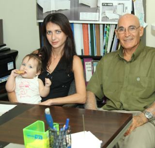רהיטי העיר –  חנות הצועדת עם הזמן