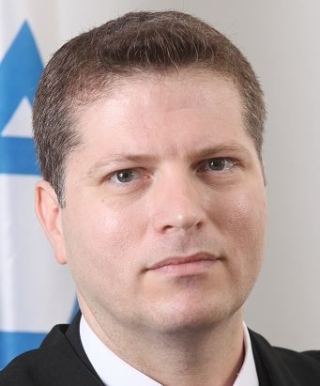 תקפה וכלאה את בת זוגה ולא הורשעה