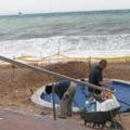חוף 'רימונים': השמשיות ששרדו את הסערה הקודמת נהרסו בשבת