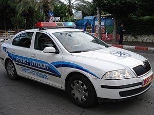 מורה נחבלה מחפץ שהושלך לעברה