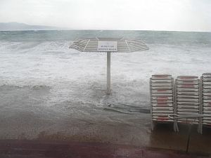 סערה קשה באילת – נזקים בעיר ובחוף