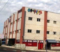 מועצת העיר אישרה מסחר ומגורי עובדים באזור התעשייה