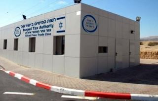 חשד: הבריח רהיטים פטורים ממע''מ מאילת