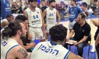 עירוני אילת על סף חזרה לליגת העל: 76:89 על ראשון לציון ו-1:2 בסדרת הגמר